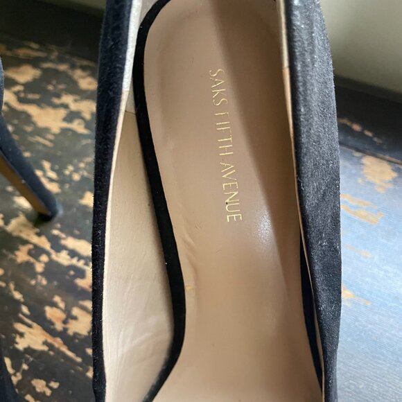 Size 9 Saks Fifth Avenue Pointed Toe Black Suede Stilettos - Picture 2 of 10